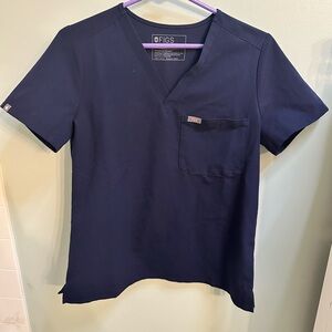 Figs scrub top